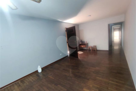 Sobrado à venda com 3 quartos, sendo 1 suíte, em Chácara Santo Antônio, São Paulo, SP