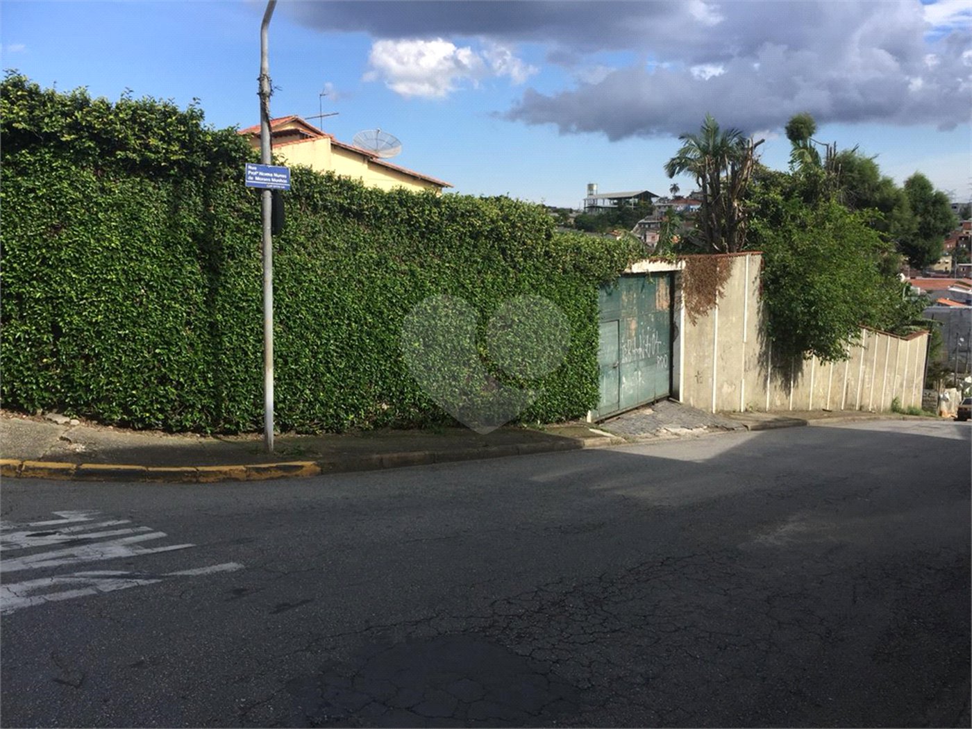 Casa à venda com 3 quartos, sendo 1 suíte,  em Vila Oliveira, Mogi das Cruzes, SP