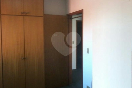 Sobrado à venda com 5 quartos, sendo 2 suítes, em Jardim Aeroporto, São Paulo, SP