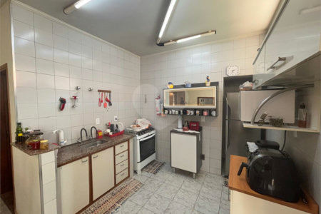 Casa à venda com 3 quartos, sendo 1 suíte, em Parque Laranjeiras, Araraquara, SP