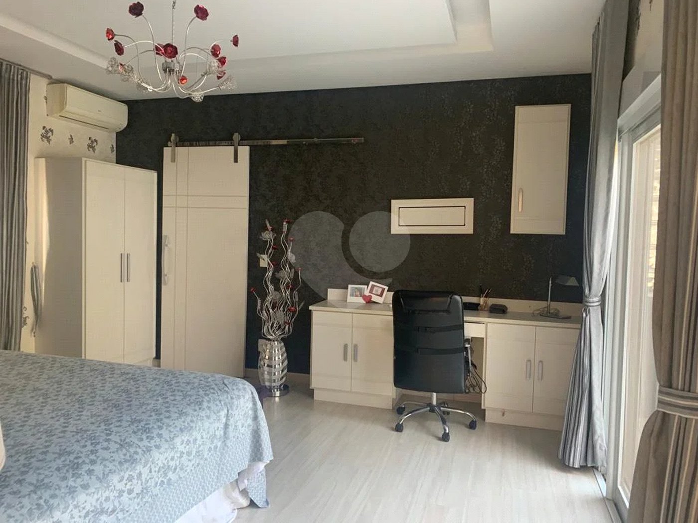 Casa à venda com 4 quartos, sendo 1 suíte, no condomínio Ibiaram, Itupeva - SP