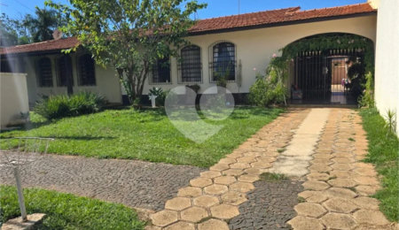 Casa à venda com 3 quartos, sendo 1 suíte, em Cidade Jardim, Pirassununga, SP