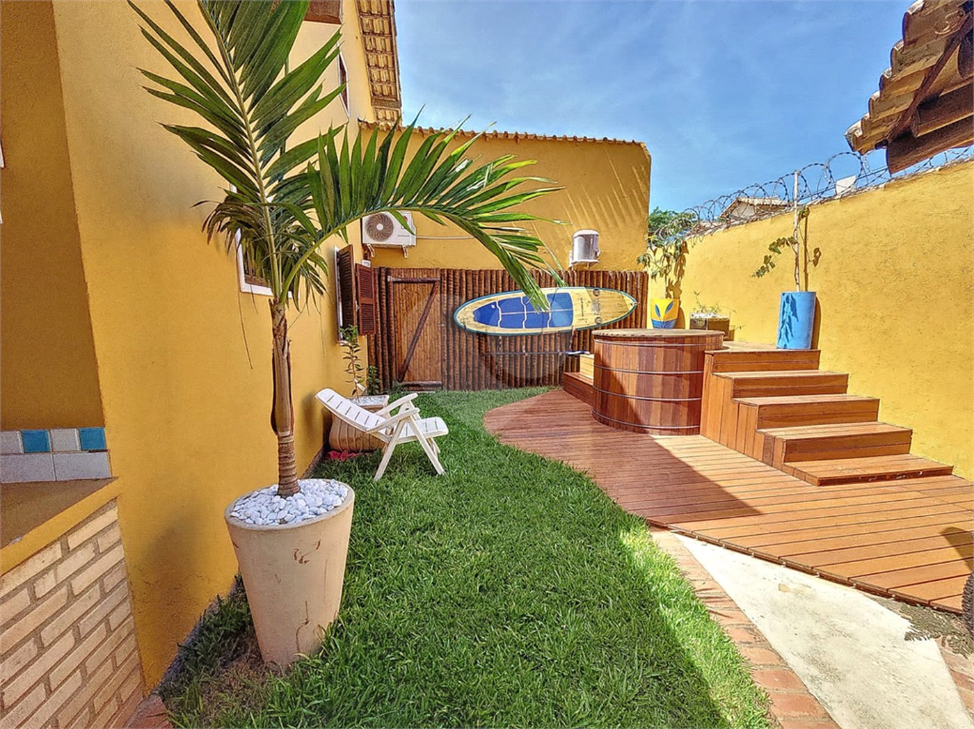 Casa em condomínio à venda com 3 quartos, sendo 1 suíte,  em Rasa, Armação dos Búzios, RJ