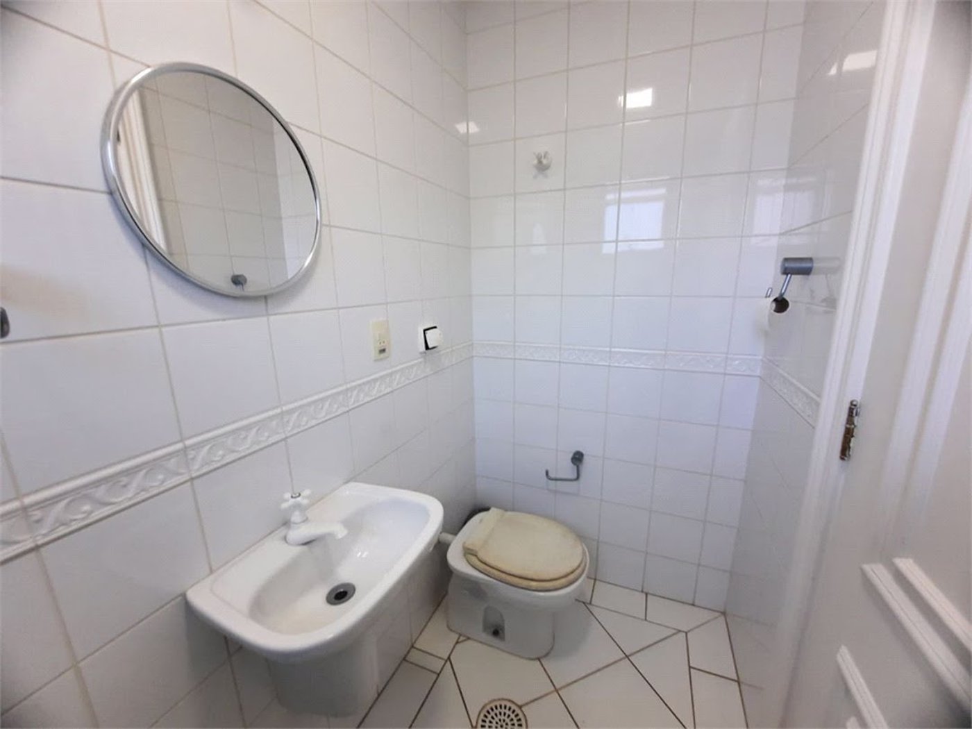 Apartamento Residencial à venda, Balneário Cidade Atlântica, Guarujá - AP1137.