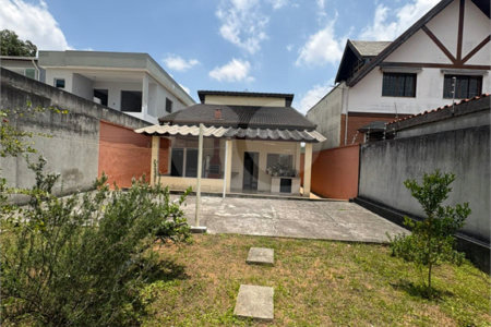 Casa Térrea à venda com 3 quartos, sendo 1 suíte,  em Vila Áurea, Poá, SP