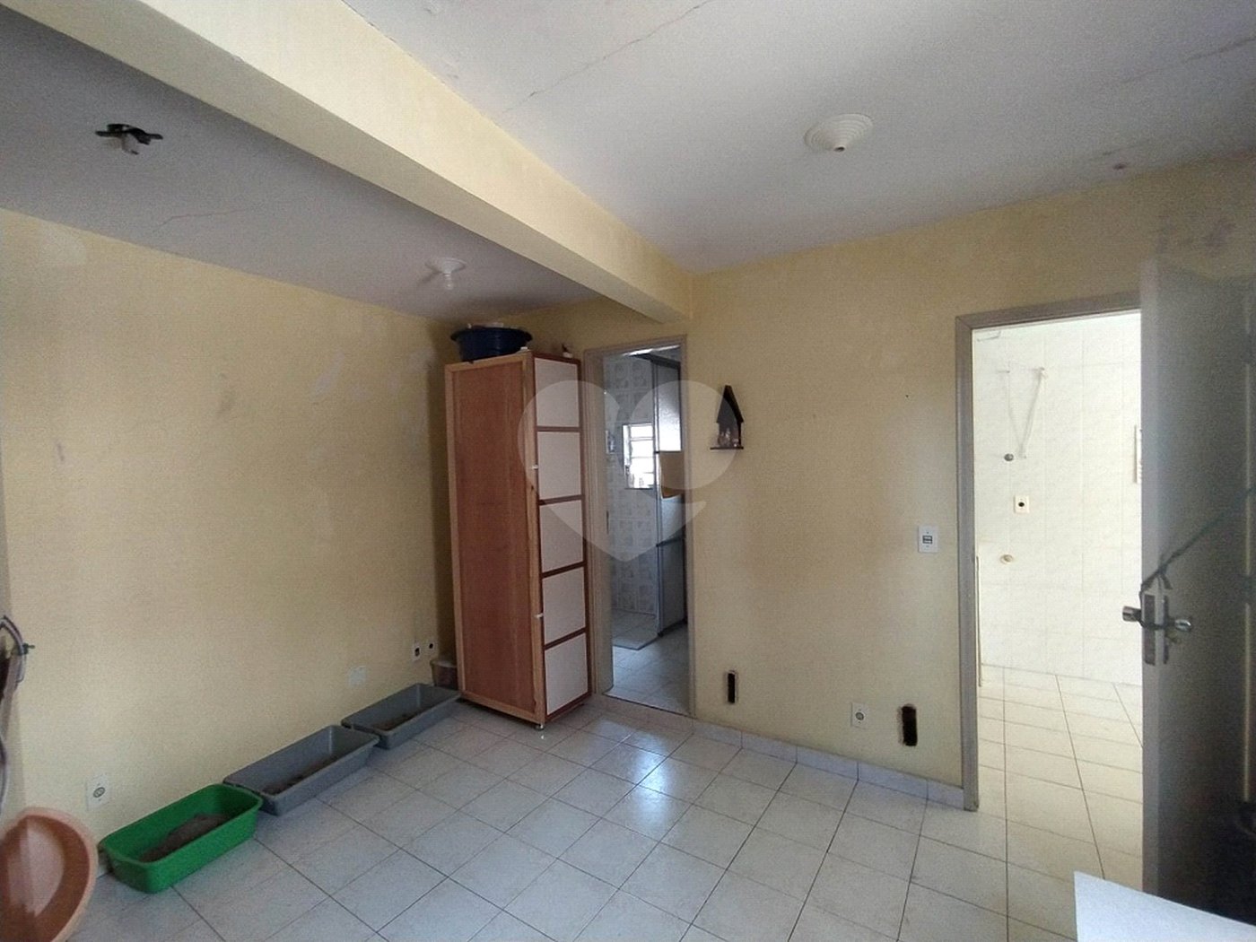 Casa à venda com 6 quartos, sendo 2 suítes, em Chora Menino, São Paulo, SP