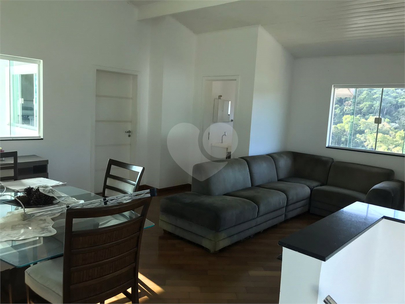 Casa à venda com 4 suítes no condomínio Aruã, Mogi das Cruzes - SP