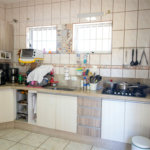Sobrado à venda com 4 quartos, sendo 1 suíte,  em Vila Aguiar, São Roque, SP