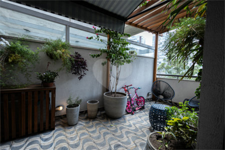 Apartamento à venda com 5 quartos, sendo 4 suítes,  em Parque Reboucas, São Paulo, SP