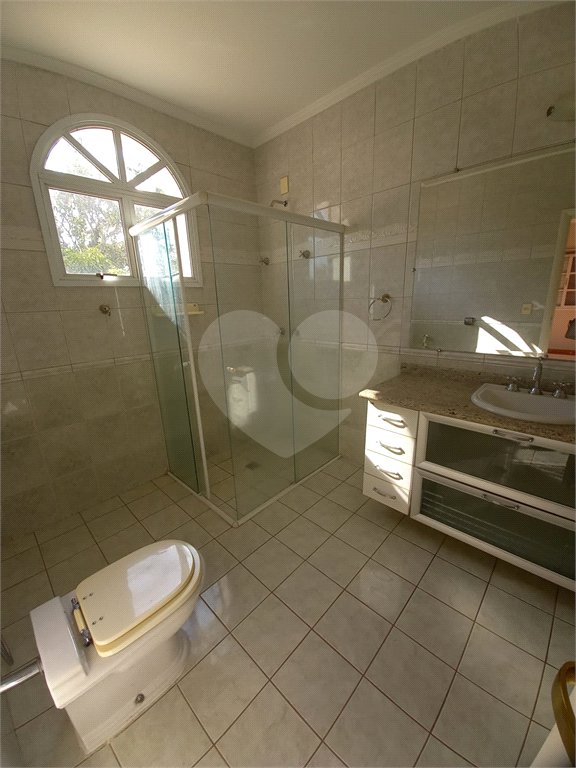 Casa à venda com 5 quartos, sendo 3 suítes, no condomínio Vinhas da Vista Alegre - Lado Sede, Vinhedo - SP