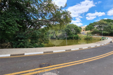 Casa à venda com 3 suítes no condomínio Terras de São Francisco, Vinhedo - SP