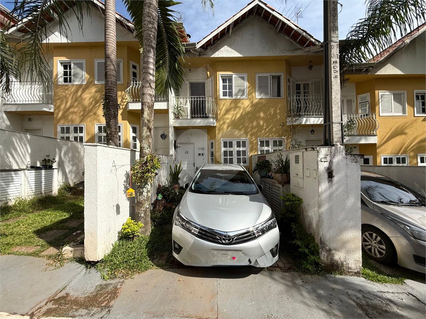 Casa à venda com 2 suítes no condomínio Village Palmas, São Paulo - SP