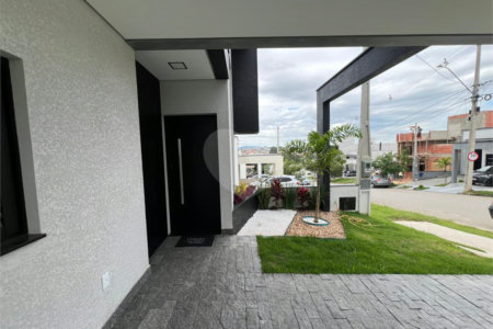 Casa à venda com 3 quartos, sendo 1 suíte, no condomínio Horto Florestal Villagio, Sorocaba - SP