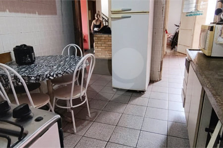 Sobrado à venda com 5 quartos, sendo 2 suítes, em Vila Trujillo, Sorocaba, SP
