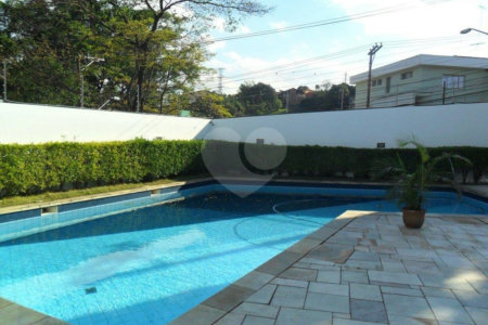 Sobrado à venda com 4 suítes em Jardim São Bento, São Paulo, SP