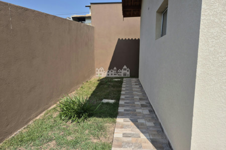 Casa à venda ou para alugar com 2 suítes no condomínio Serra Verde, Atibaia - SP