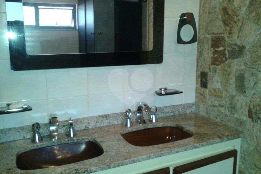 Sobrado à venda com 5 quartos, sendo 1 suíte, em Tremembé, São Paulo, SP