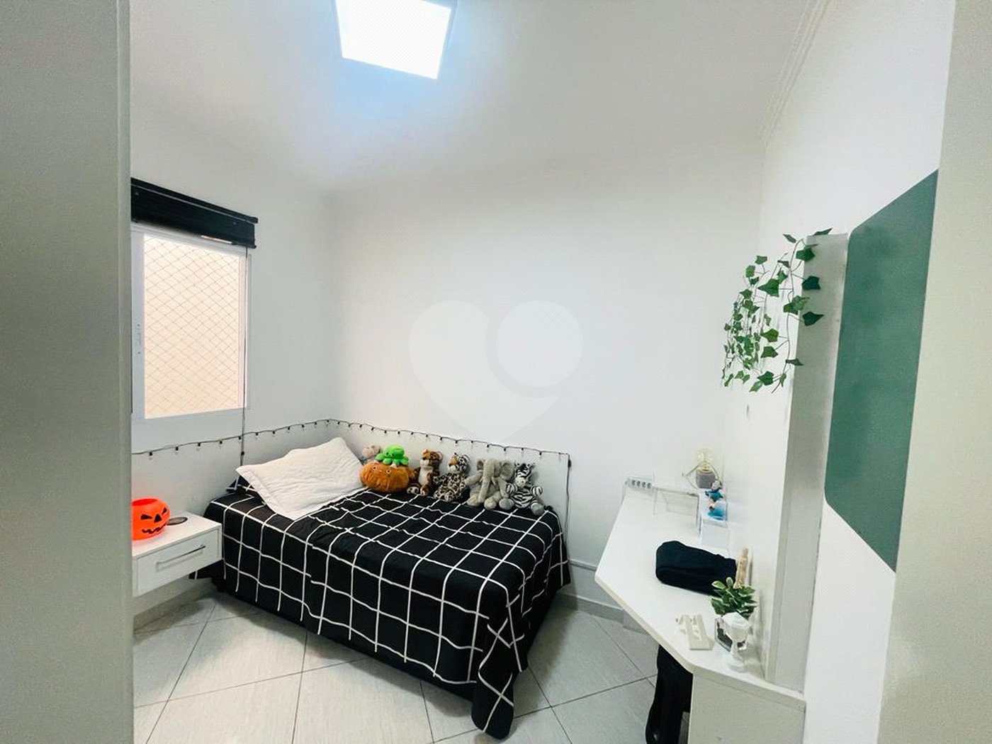 Casa à venda com 3 quartos, sendo 1 suíte,  no condomínio Rafaela I, São Paulo - SP