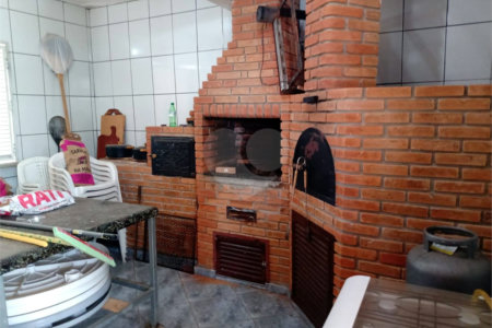 Chácara à venda com 3 quartos, sendo 1 suíte, no Centro, Porangaba, SP