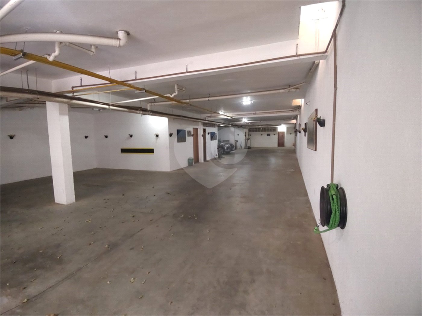 Casa à venda com 3 suítes no condomínio Morada das Hortênsias, São Paulo - SP