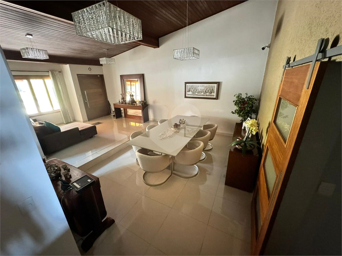 Casa à venda com 3 quartos, sendo 1 suíte, no condomínio Residencial Jardim das Flores 1510, Cotia - SP
