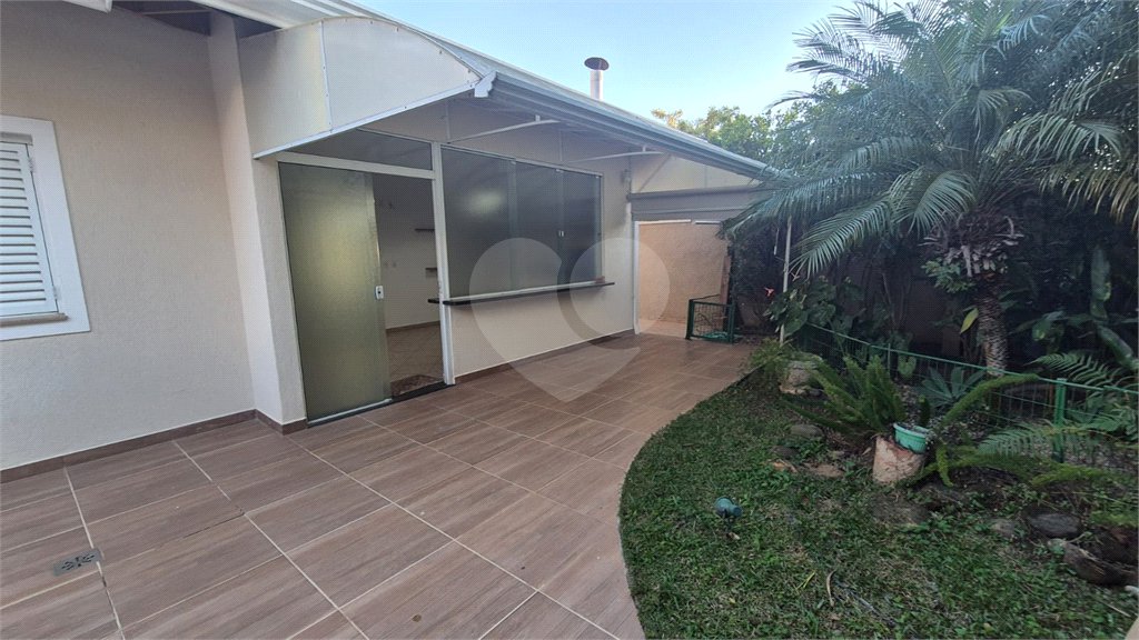 Casa para alugar com 3 quartos, sendo 1 suíte, no condomínio Recanto dos Paturis, Vinhedo - SP