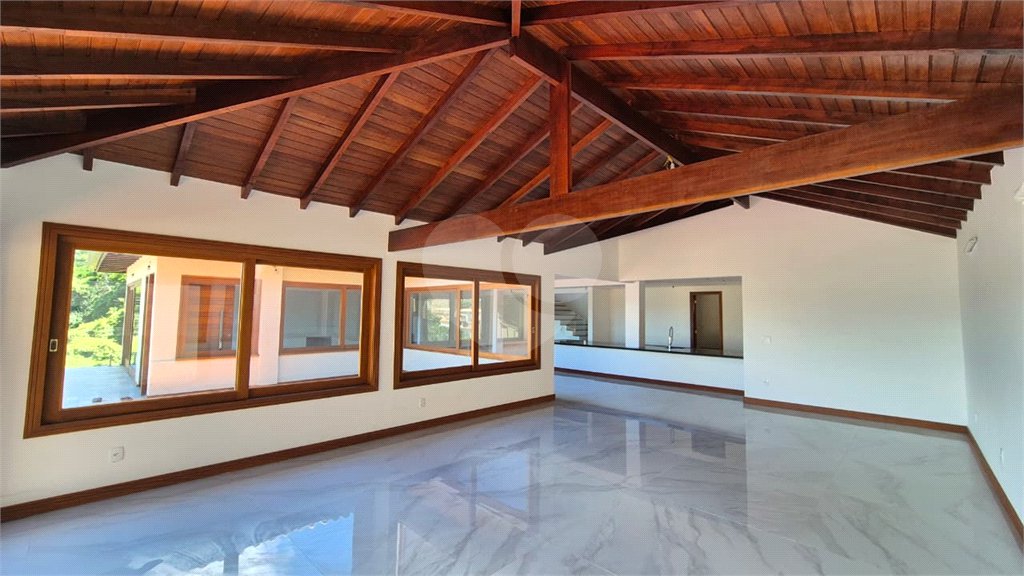 Casa à venda com 8 quartos, sendo 7 suítes, em Ferradura, Armação dos Búzios, RJ