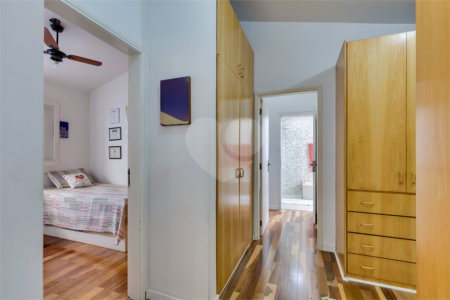 Sobrado à venda com 4 quartos, sendo 1 suíte, em Alto da Boa Vista, São Paulo, SP