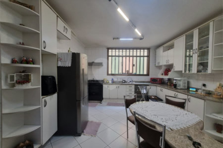 Sobrado à venda com 3 quartos, sendo 1 suíte,  em Vila Trujillo, Sorocaba, SP