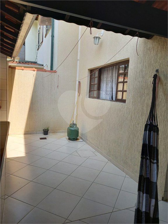 Sobrado à venda com 3 quartos, sendo 1 suíte,  em Vila Lavínia, Mogi das Cruzes, SP