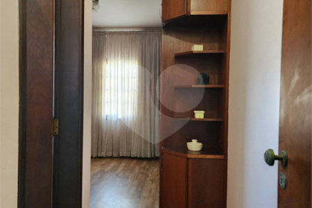 Sobrado à venda com 3 quartos, sendo 1 suíte,  em Vila Constança, São Paulo, SP
