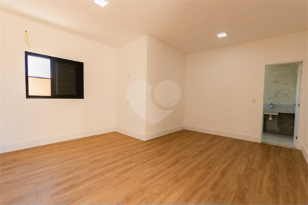Casa à venda com 3 suítes no condomínio Residencial Mont'alcino, Valinhos - SP