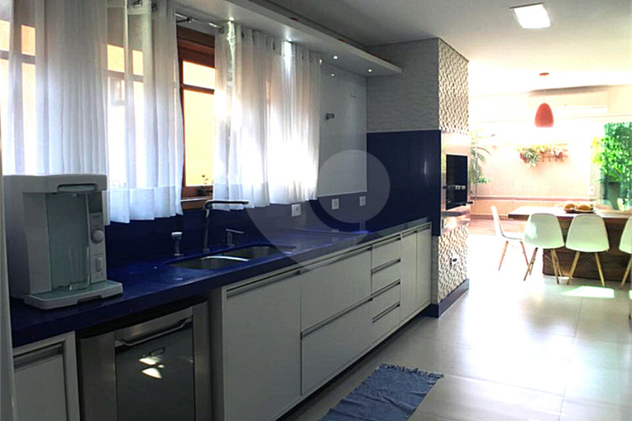 Sobrado à venda com 4 quartos, sendo 3 suítes, em Horto Florestal, São Paulo, SP