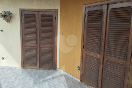 Sobrado à venda com 3 quartos, sendo 1 suíte, em Jardim Nova América, Araraquara, SP