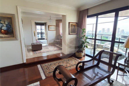 Apartamento à venda com 4 suítes em Vila Andrade, São Paulo, SP