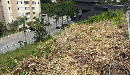 Terreno à venda em Vila Nova Socorro, Mogi das Cruzes, SP