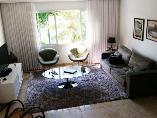 Casa à venda com 4 suítes em Granja Julieta, São Paulo, SP