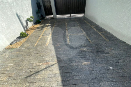 Sobrado à venda com 2 suítes em Jardim Alvinópolis, Atibaia, SP