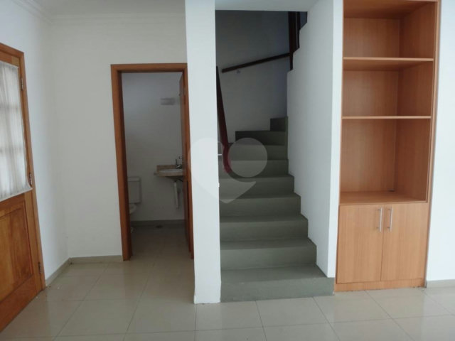 Casa para alugar com 4 quartos, sendo 2 suítes,  no condomínio Vila Hípica, São Paulo - SP