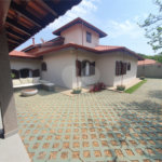 Casa à venda com 4 quartos, sendo 1 suíte, no condomínio Parque São Gabriel, Itatiba - SP