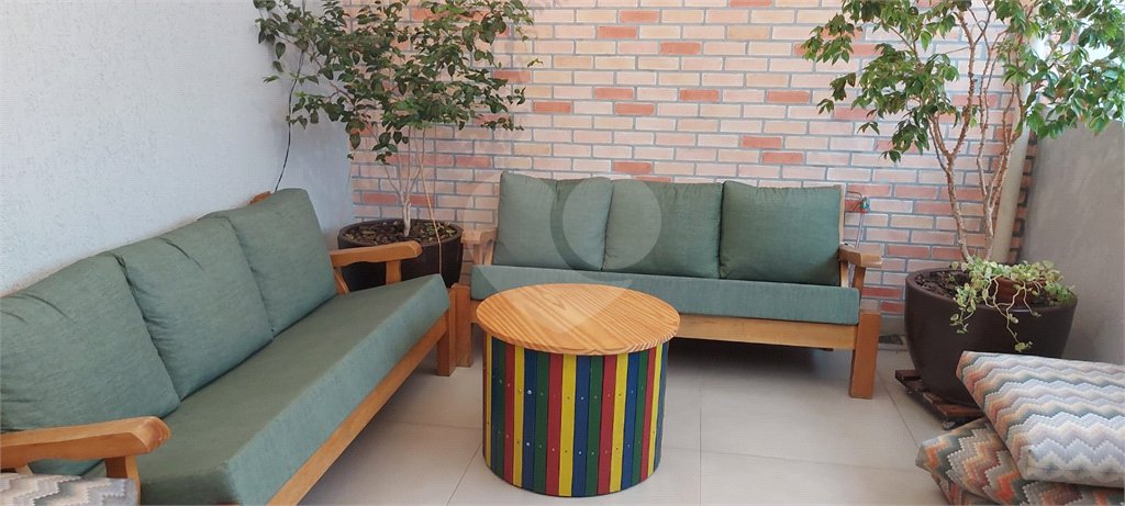 Casa à venda com 3 quartos, sendo 1 suíte, no condomínio Ville Resedá, São Paulo - SP