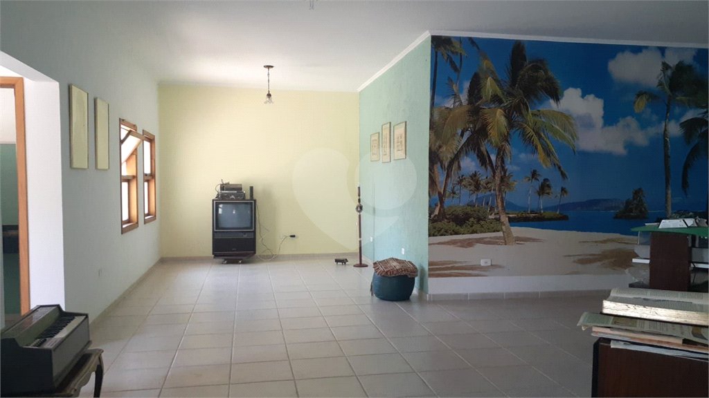 Casa à venda com 3 quartos, sendo 1 suíte, no condomínio Zuleika Jabour, Salto - SP