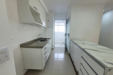 Apartamento à venda com 2 quartos em Vila Anastácio, São Paulo, SP