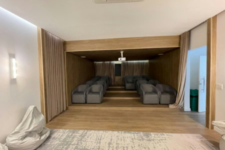 Apartamento 2 dormitórios (1 suíte), porteira fechada, 1 vaga demarcada, no José Menino, Santos