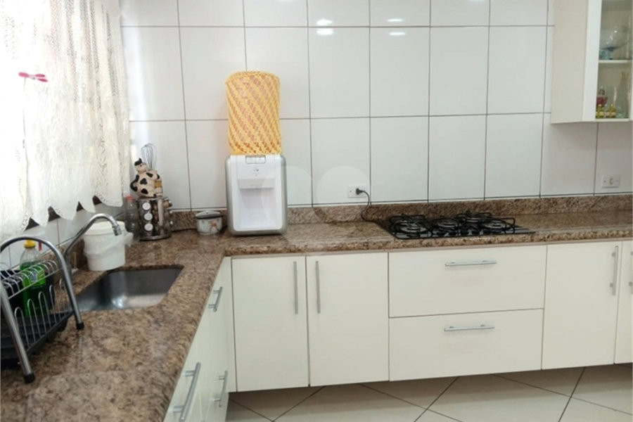 Sobrado à venda com 4 quartos, sendo 1 suíte, em Horto Florestal, São Paulo, SP