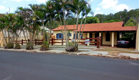Casa à venda com 3 quartos, sendo 1 suíte,  em Residencial Samambaia, São Carlos, SP