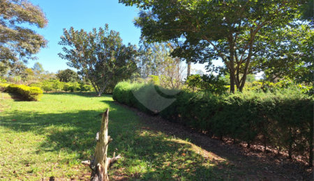 Chácara à venda com 3 quartos, sendo 1 suíte,  em Chácara de Recreio Jardim Alvorada, Botucatu, SP