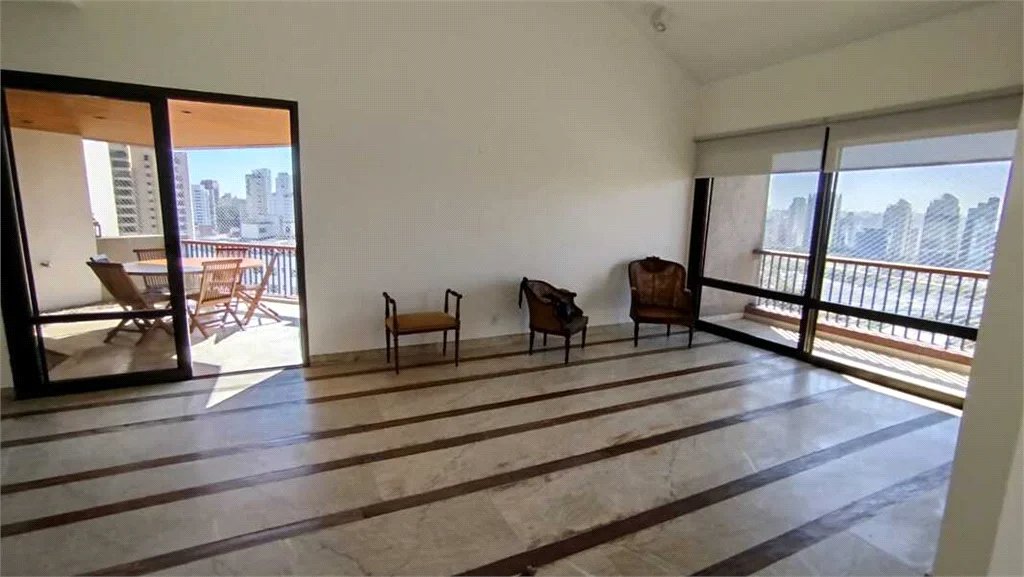 Duplex para alugar com 3 suítes em Real Parque, São Paulo, SP