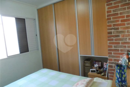Casa à venda com 3 quartos, sendo 1 suíte, no condomínio Morada dos Pinheiros, São Paulo - SP