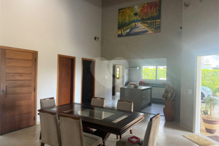 Casa à venda com 3 suítes no condomínio Terras de Mont Serrat, Salto - SP